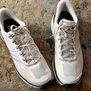 Like New Men’s Hoka Mafate Speed 2 White and Black Men's Athletic Shoes